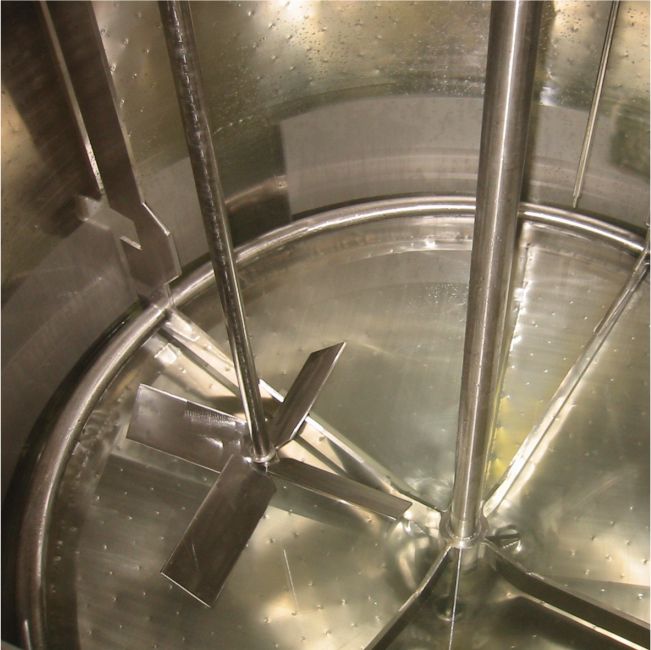 Anchor – Where a product requires good blending of the ingredients combined with heat transfer we combine the two mixers in one tank.